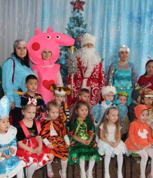 Новый год в группе "Земляничка" 25.12.2018