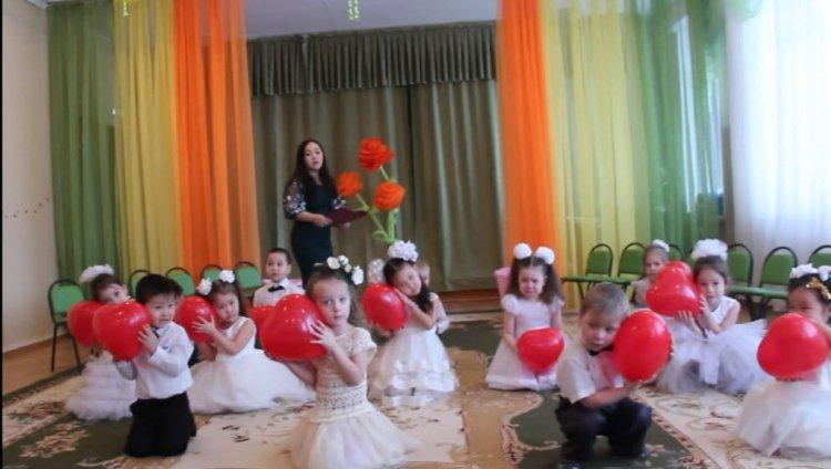 Праздник "8 Марта" в группе "Земляничка" мини-центр "Балдаурен"