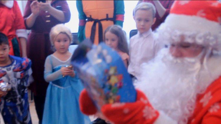 23.12.2019. "Новый год" мини-центр группа "Земляничка"