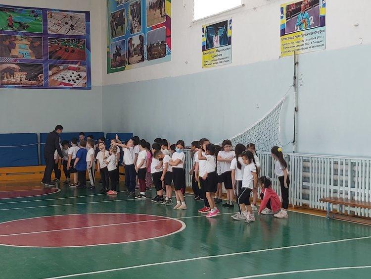 "Толағай" спорттық жарысы Атаев Н.Б. 1а және 1б сыныптар - Спортивное соревнование «Толағай» Атаев Н.Б. 1а и 1б классы