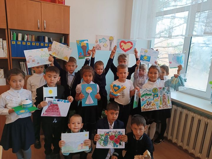1 " А " сыныбы. Республика күніне арналған балалардың шығармашылығы.