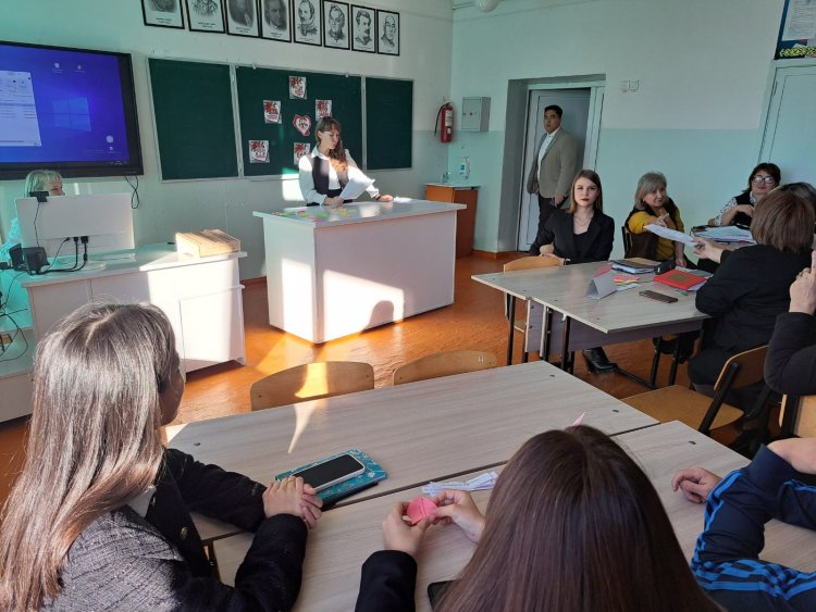 "Сабақтарда және ата-аналармен жұмысты ұйымдастыруда құндылыққа бағдарланған тәсіл" әдістемелік кеңесі